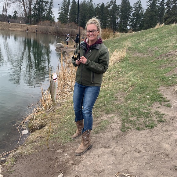 Meet your Posher, Jessica - Picture 3 of 4